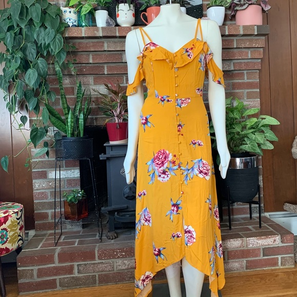 Yellow Button down strappy ruffle maxi - Picture 1 of 7